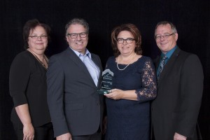 Diane Jacques, Unicoop. Bernard Audet, conjoint de Mme Baillargeon. Paule Baillargeon, Banquets Baillargeon, Yvon Laflamme, président CCB-E