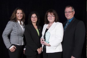 Marie -France Cloutier, Promutuel Beauce-Etchemin, Mélanie Carrier, collègue à Mme Larose.  Marie-Claire Larose, SADC Bellechasse-Etchemins.  Yvon Laflamme, président CCB-E
